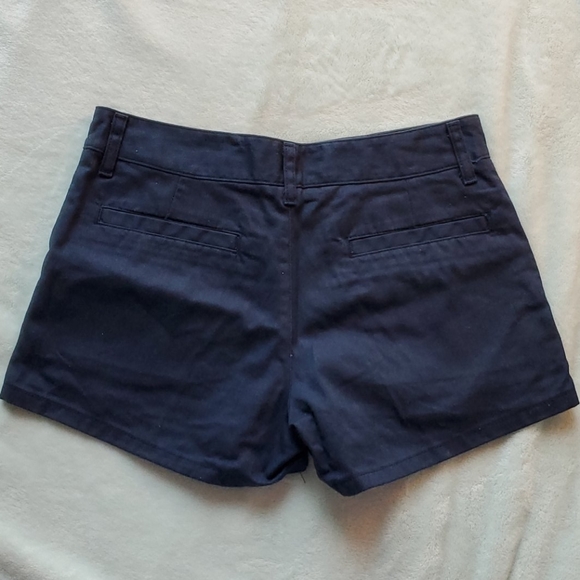 UNIQLO Strechy Denim Shorts - Picture 9 of 10
